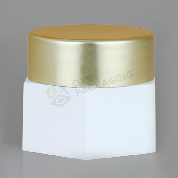 white-cosmetic-jars-in-bulk